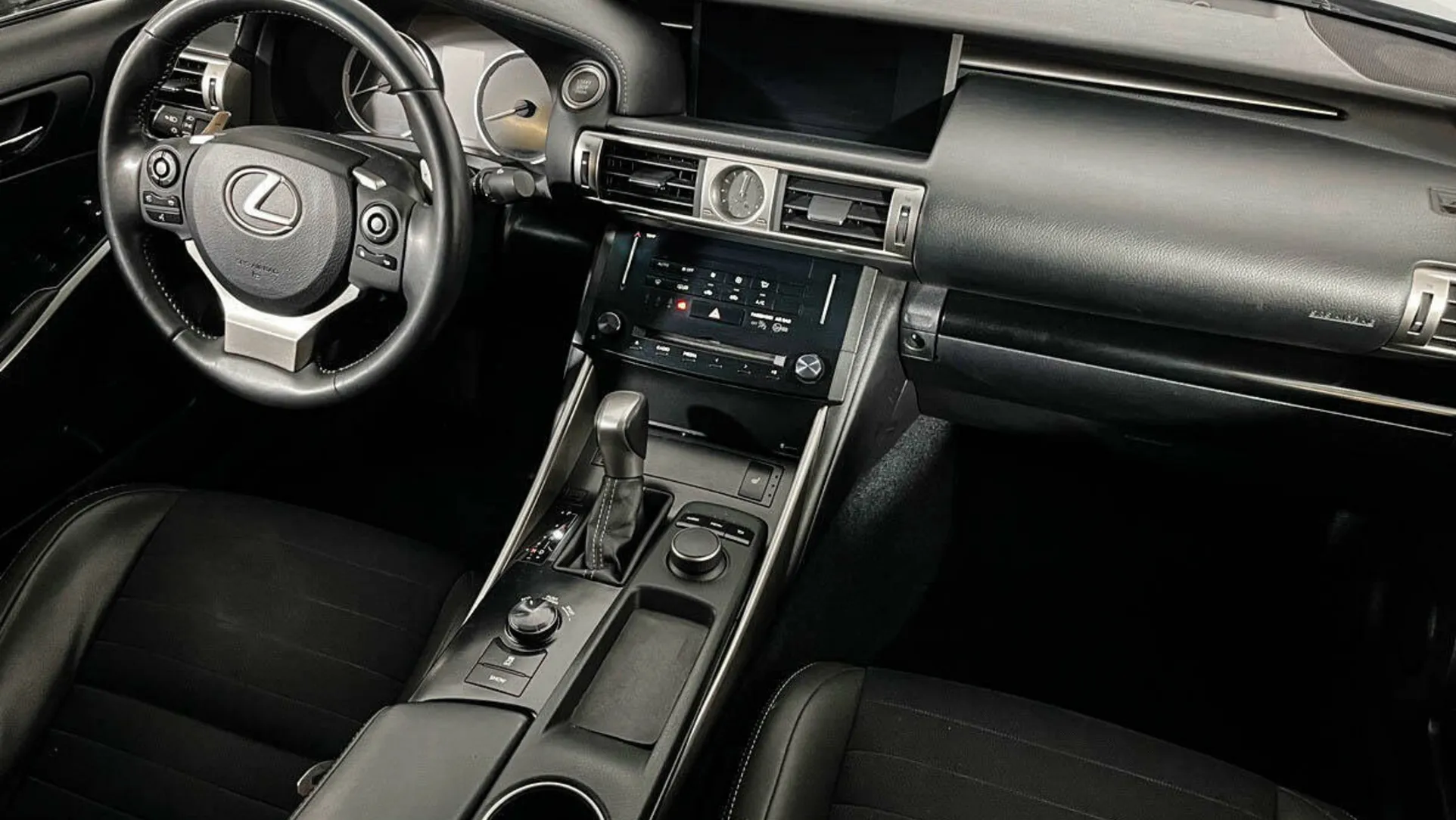 Lexus IS