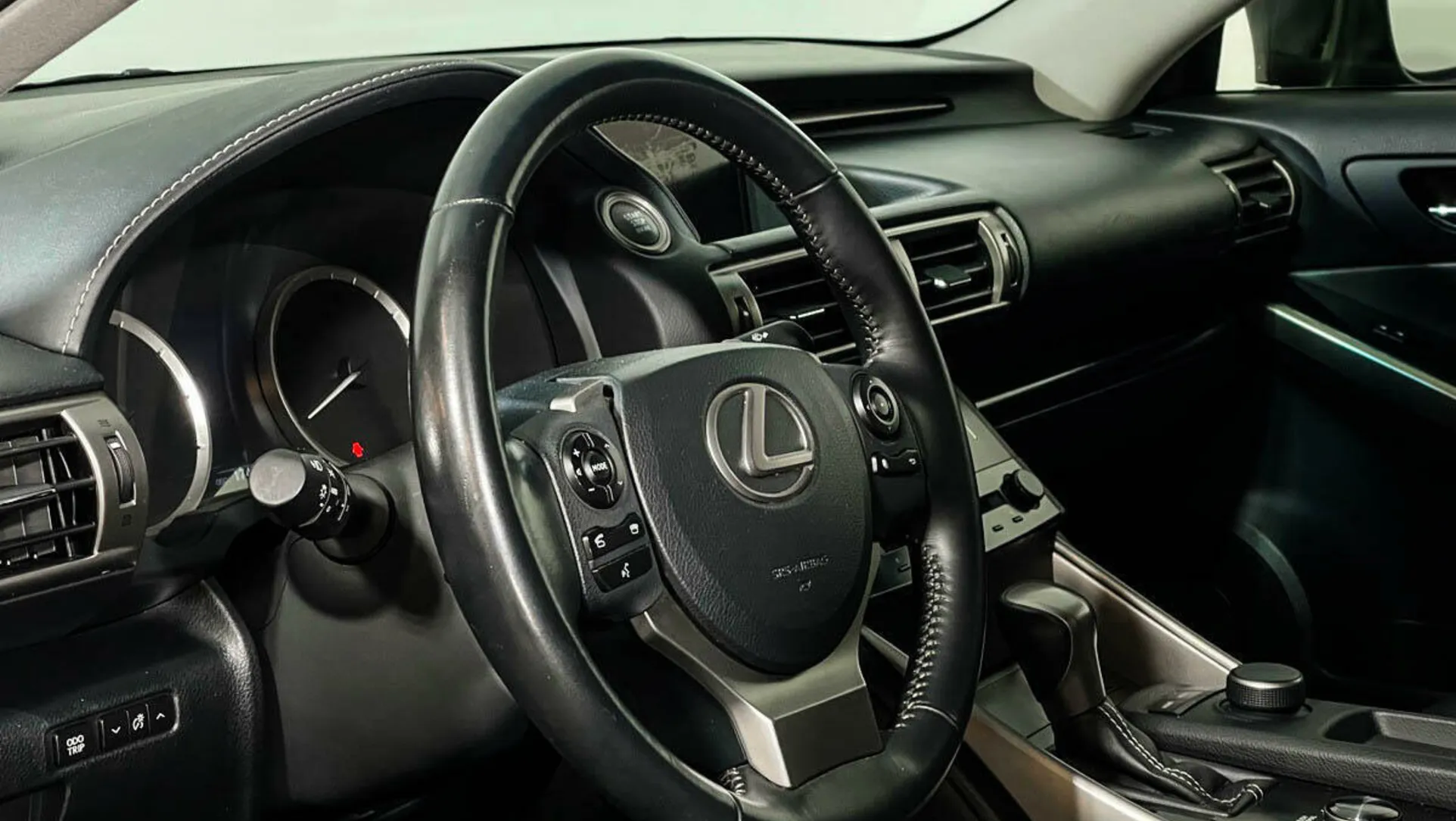 Lexus IS