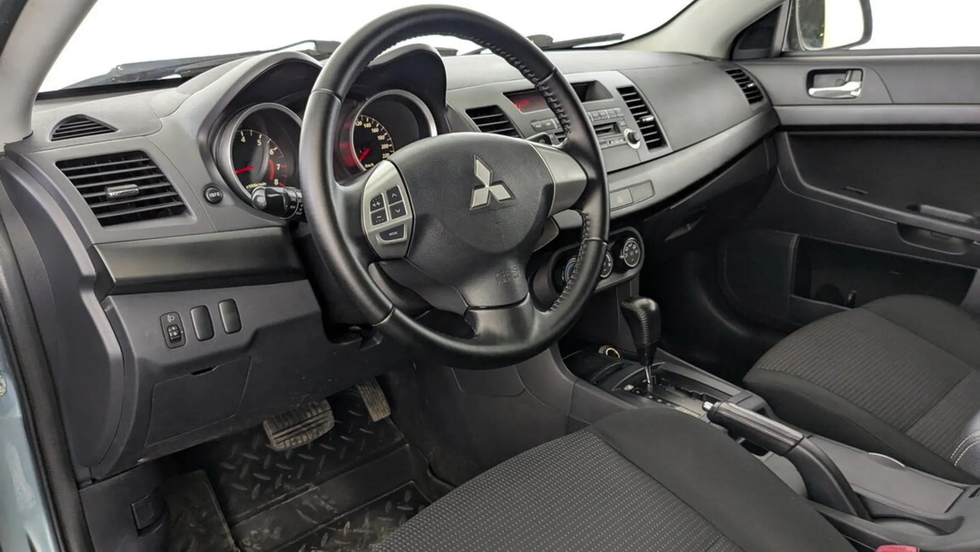 Mitsubishi Lancer